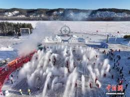 - 场均数据：＊＊27.0分＊＊，＊＊13.0篮板＊＊，2.5助攻，1.3盖