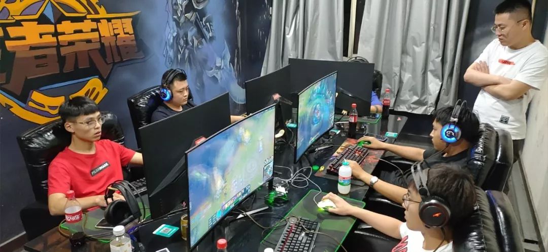 包括更多关 包括更多关